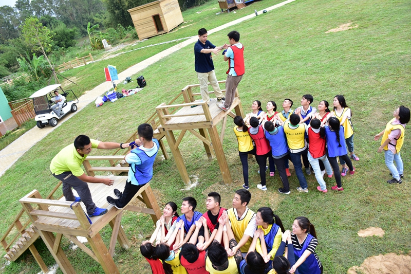 <a href='https://www.bingzhe.com.cn' target='_blank'><u>野三坡拓展训练</u></a>